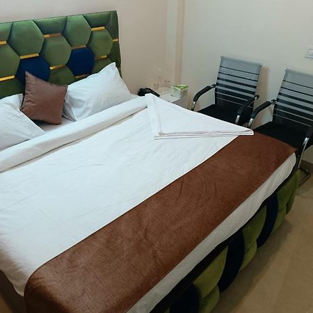 Soooper Hotel Gurgaon Esterno foto
