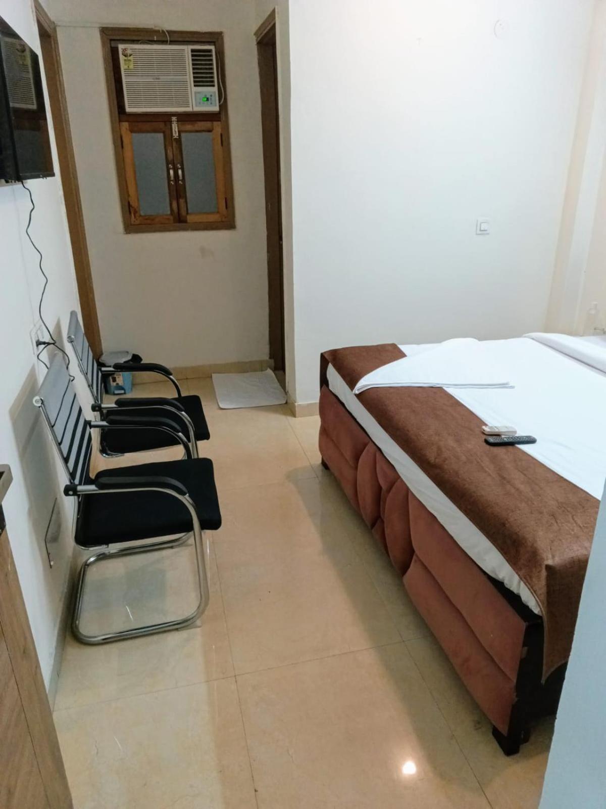 Soooper Hotel Gurgaon Esterno foto